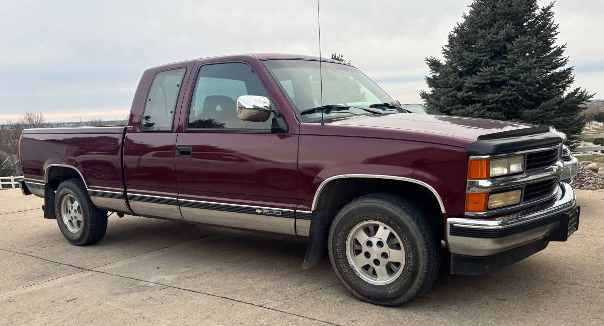 Chevrolet-ck-1500-1994-red-8