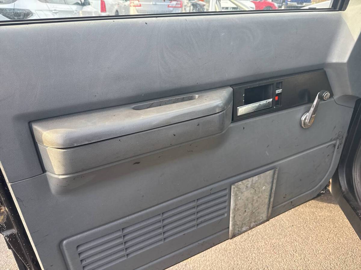 Chevrolet-ck-3500-series-1990-black-17