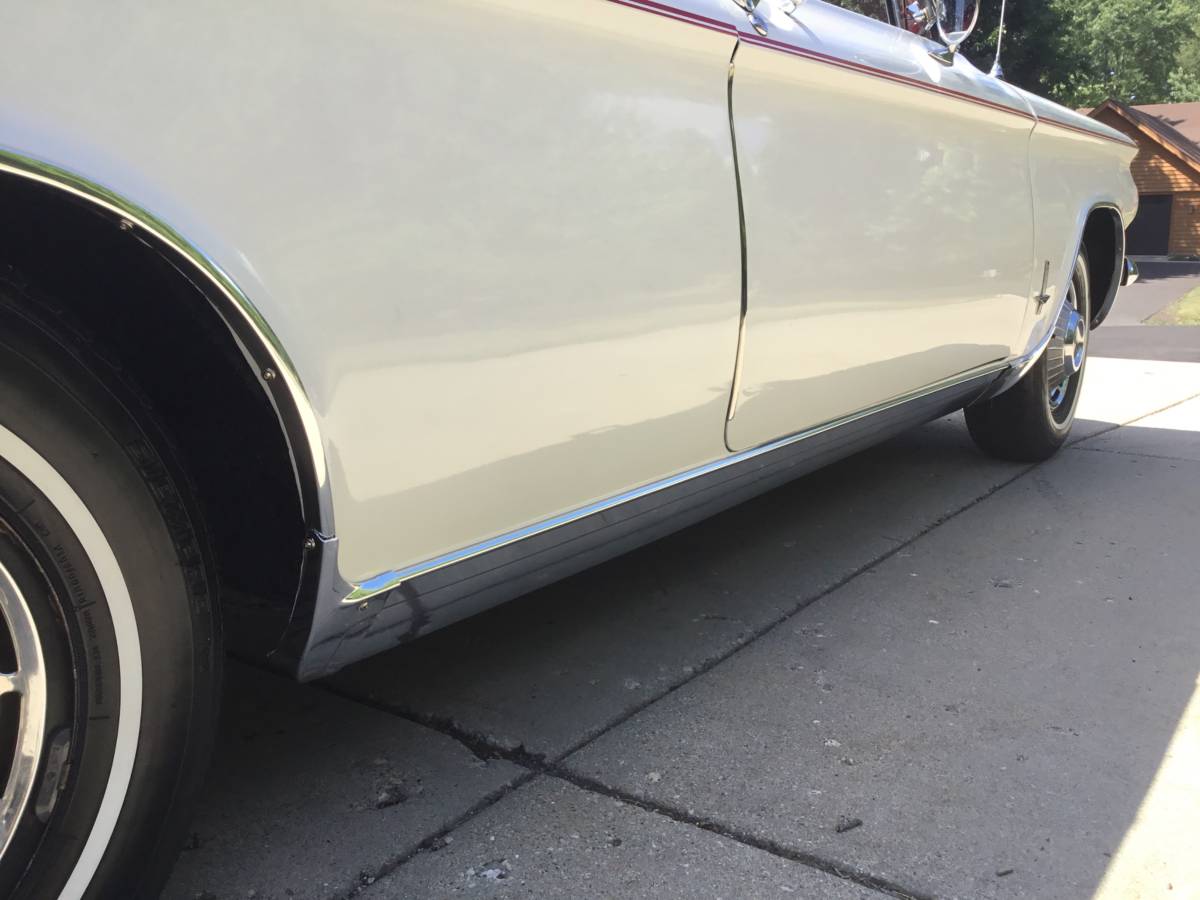 Chevrolet-corvair-convertible-1962-white-10