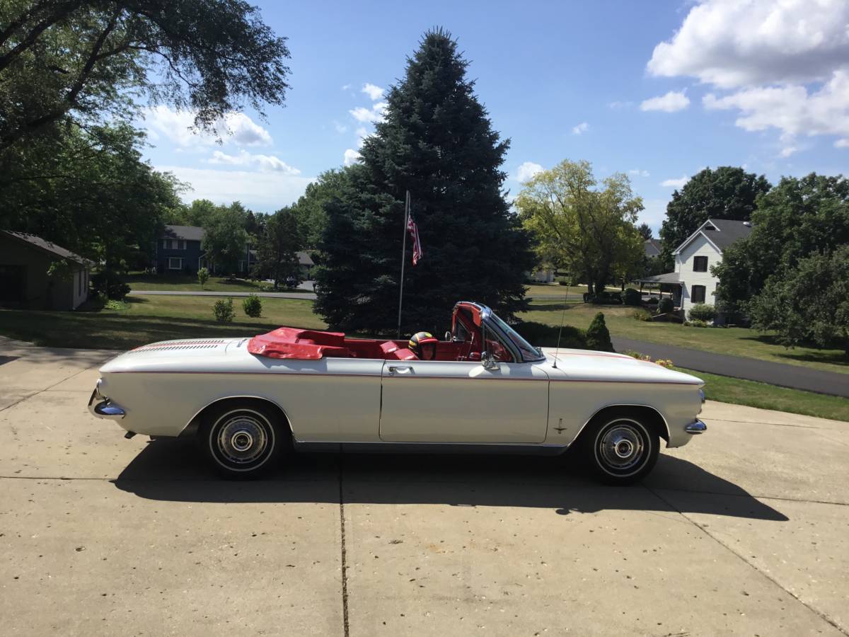 Chevrolet-corvair-convertible-1962-white-13