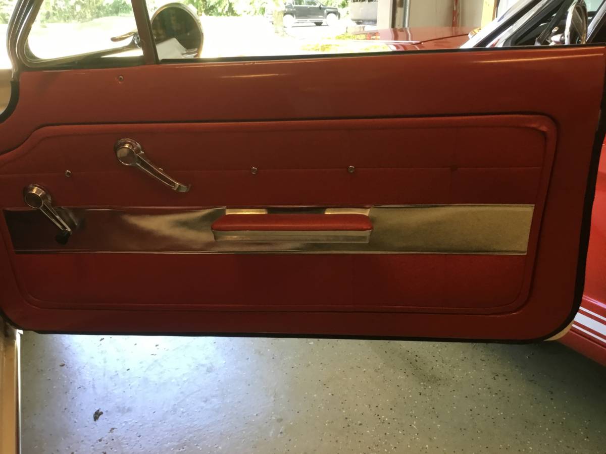 Chevrolet-corvair-convertible-1962-white-6