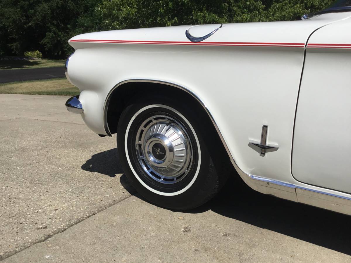Chevrolet-corvair-convertible-1962-white-9