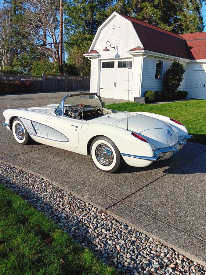 Chevrolet-corvette-1960-1