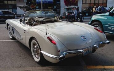 Chevrolet-corvette-1960-2