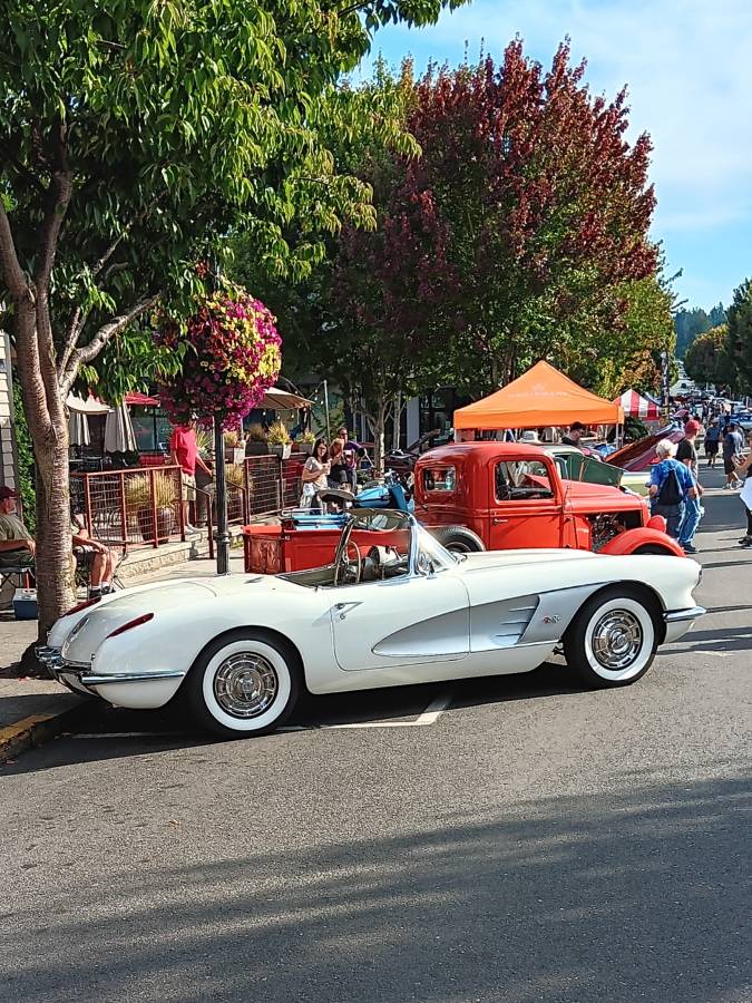 Chevrolet-corvette-1960-3