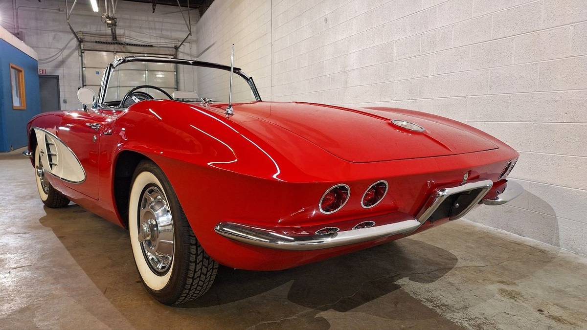 Chevrolet-corvette-1961-red-1