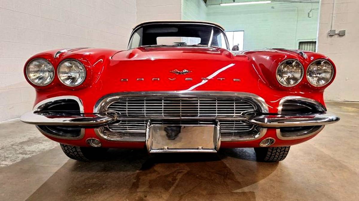 Chevrolet-corvette-1961-red-16