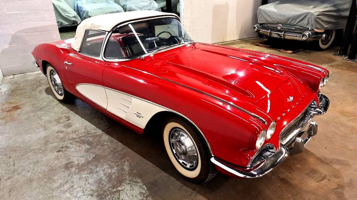 Chevrolet-corvette-1961-red-18
