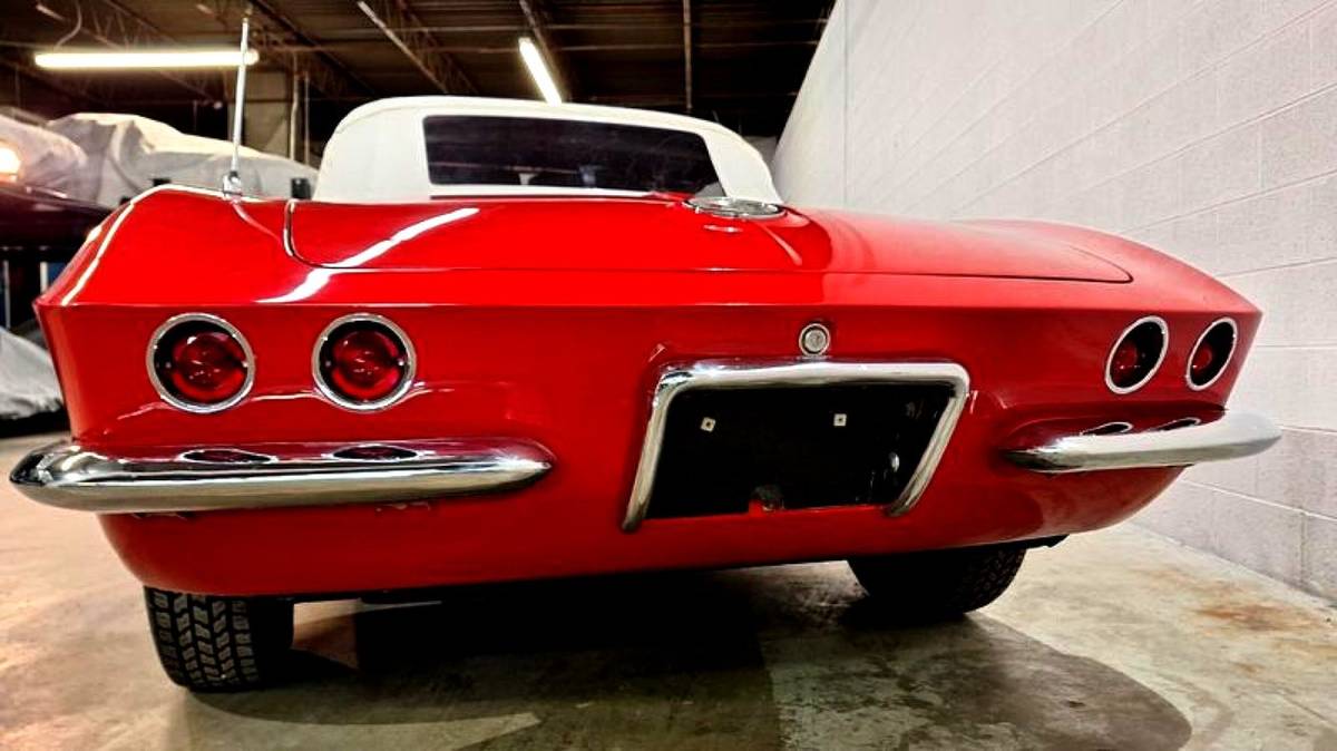 Chevrolet-corvette-1961-red-20