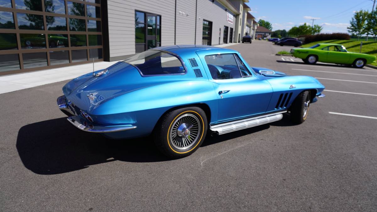 Chevrolet-corvette-1965-blue-1