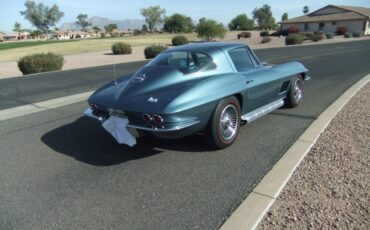 Chevrolet-corvette-1967-blue-1