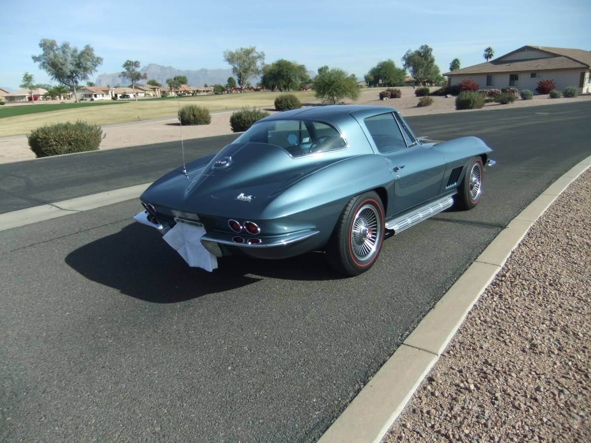 Chevrolet-corvette-1967-blue-1