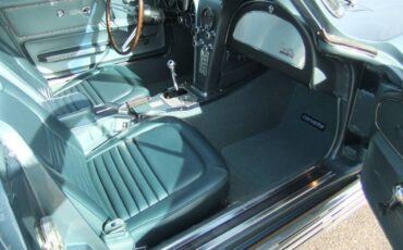 Chevrolet-corvette-1967-blue-11
