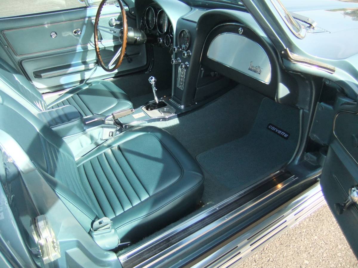 Chevrolet-corvette-1967-blue-11