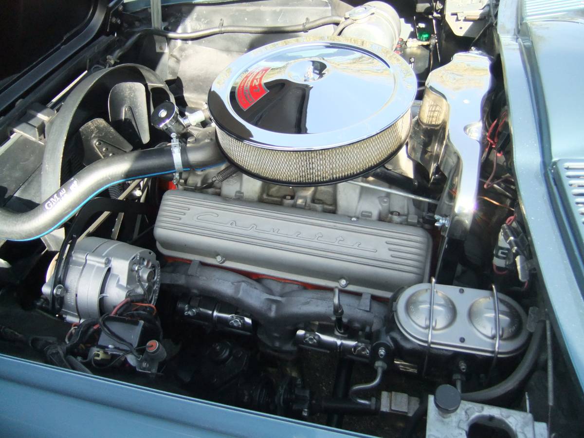 Chevrolet-corvette-1967-blue-2