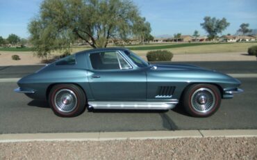 Chevrolet-corvette-1967-blue-20
