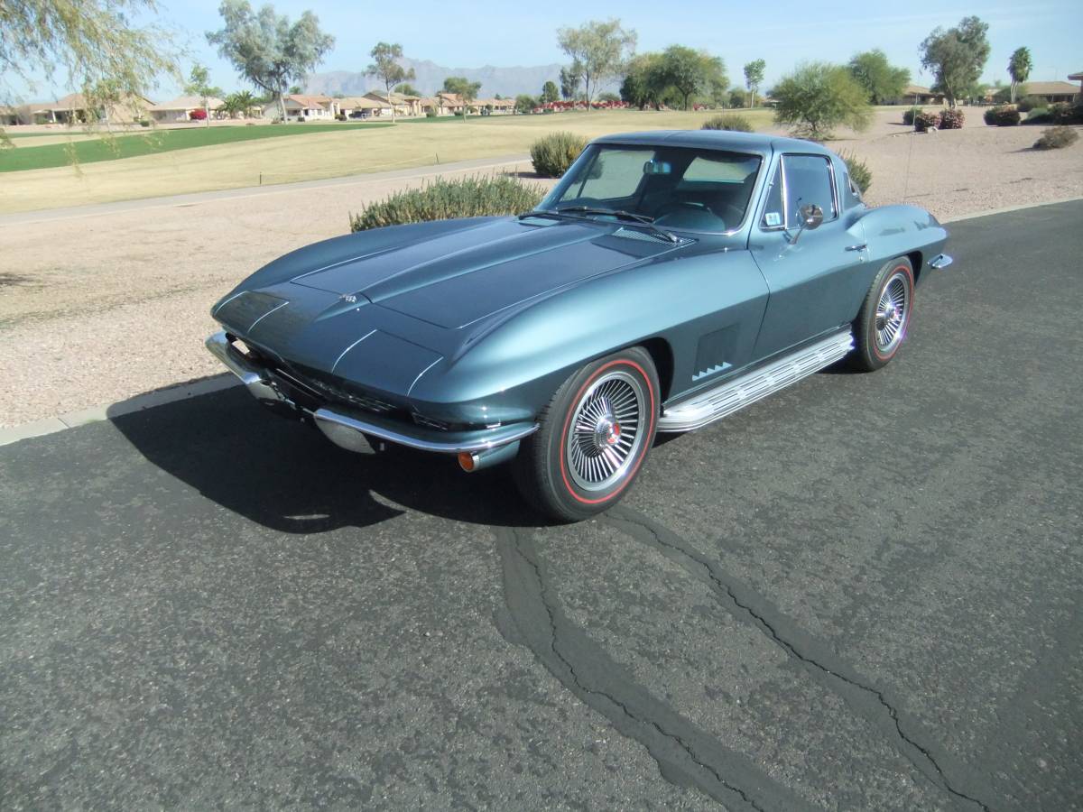 Chevrolet-corvette-1967-blue