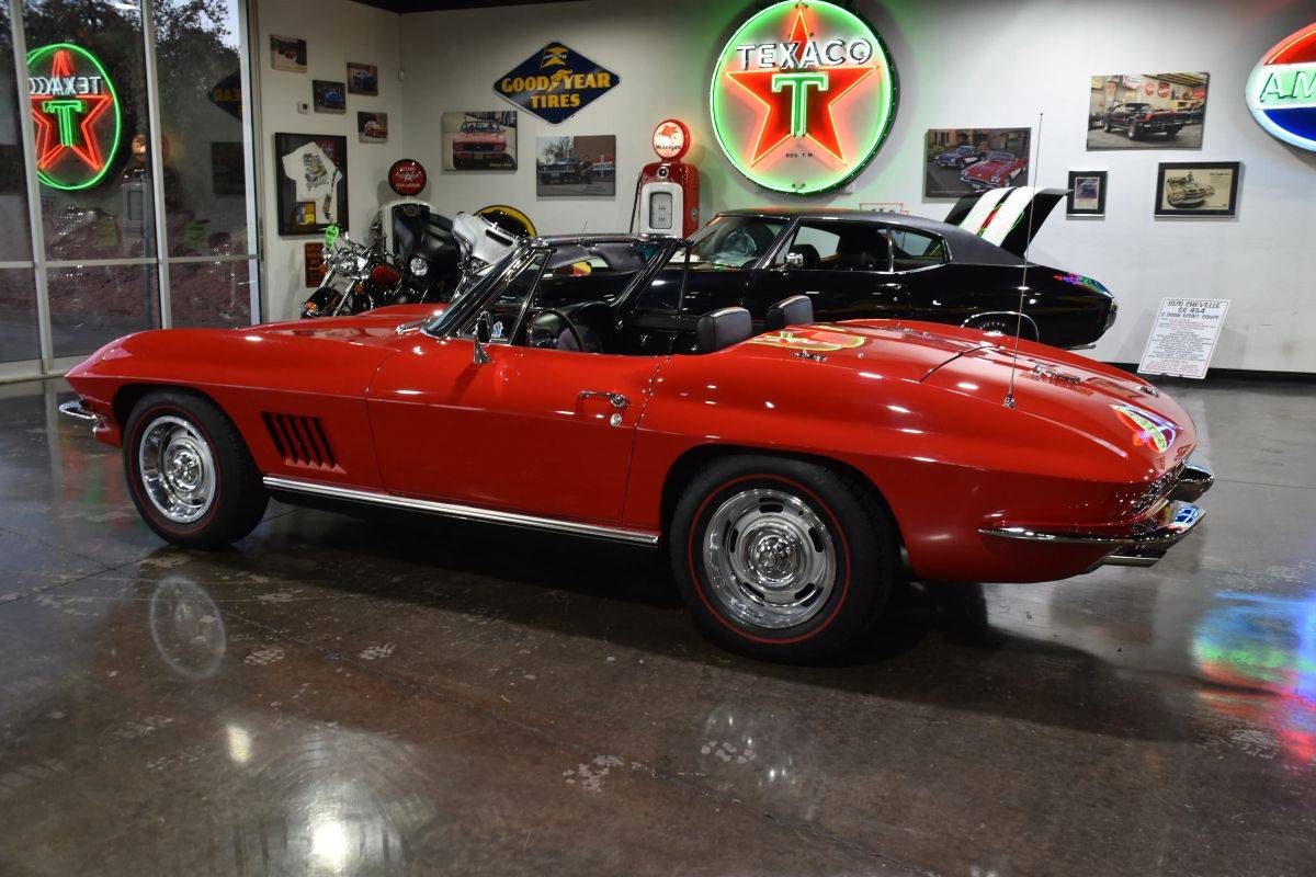 Chevrolet-corvette-1967-red-1