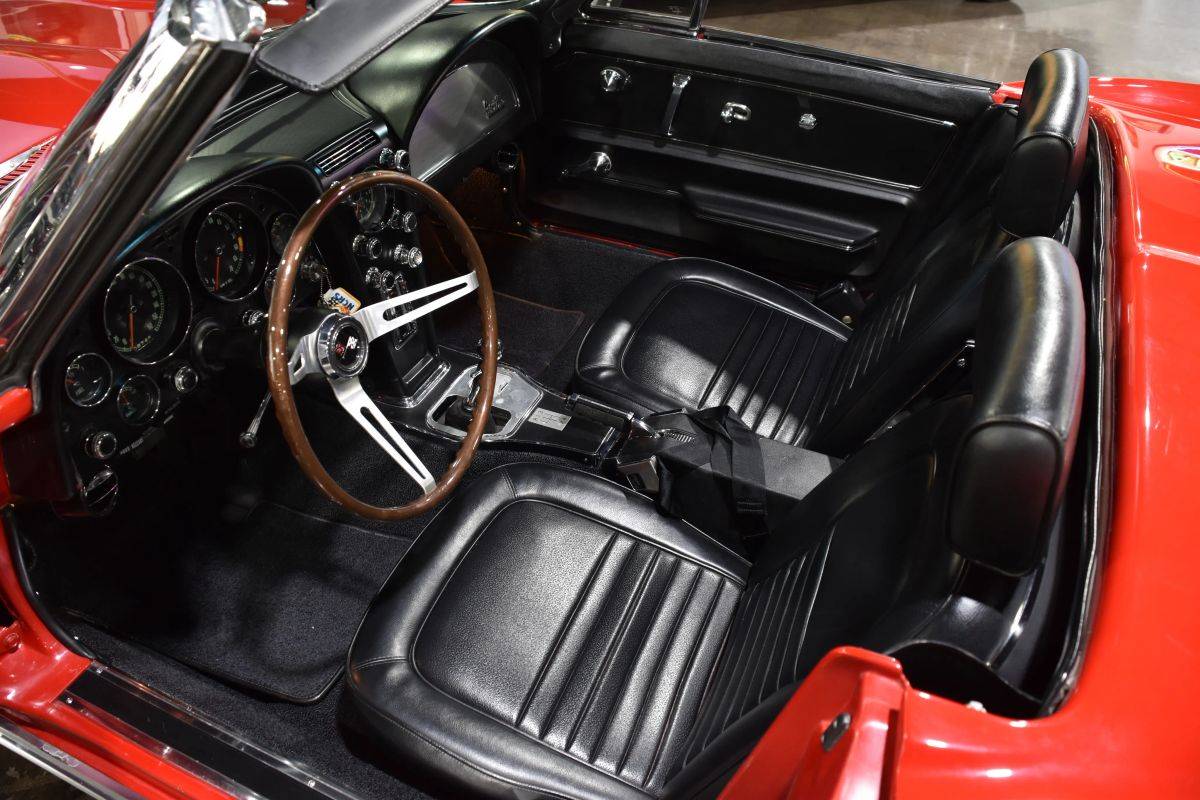 Chevrolet-corvette-1967-red-11