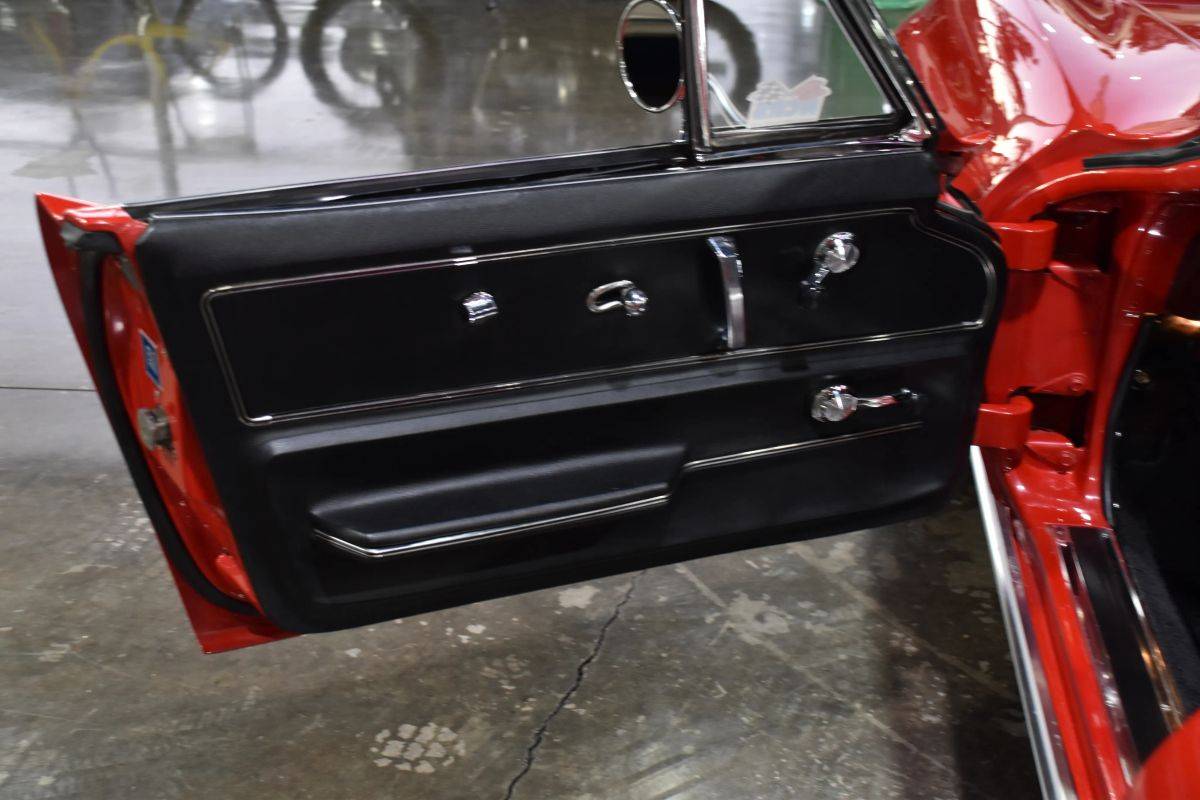 Chevrolet-corvette-1967-red-13