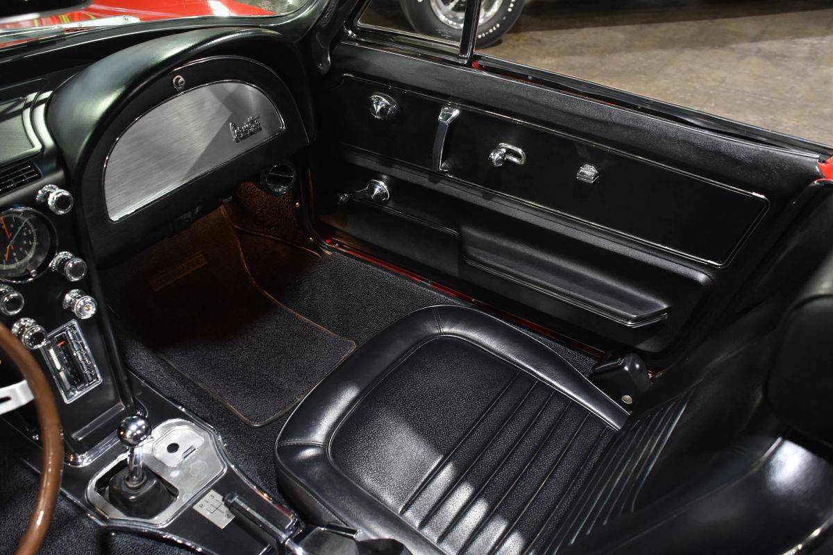Chevrolet-corvette-1967-red-14