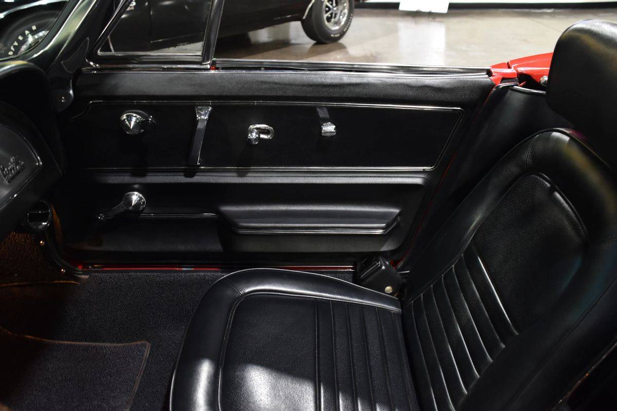 Chevrolet-corvette-1967-red-15