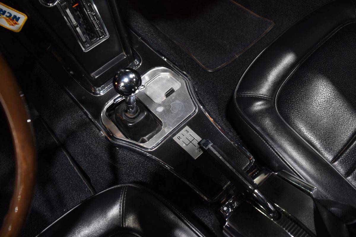 Chevrolet-corvette-1967-red-17