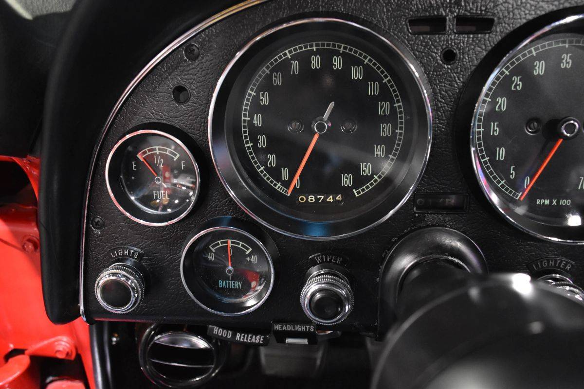 Chevrolet-corvette-1967-red-18