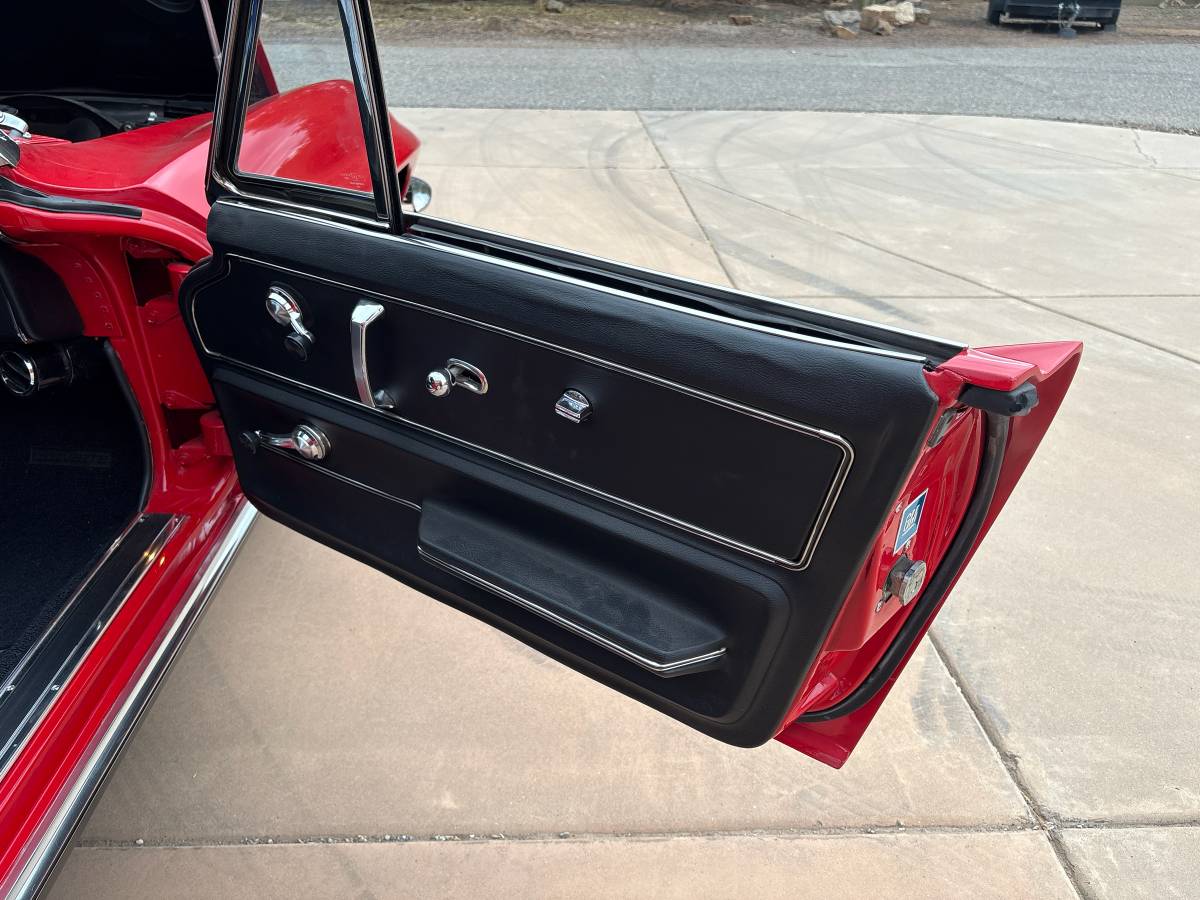 Chevrolet-corvette-1967-red-2