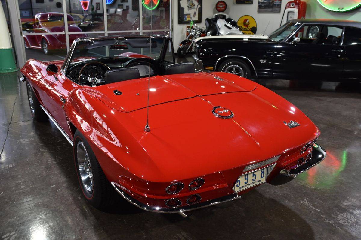 Chevrolet-corvette-1967-red-2