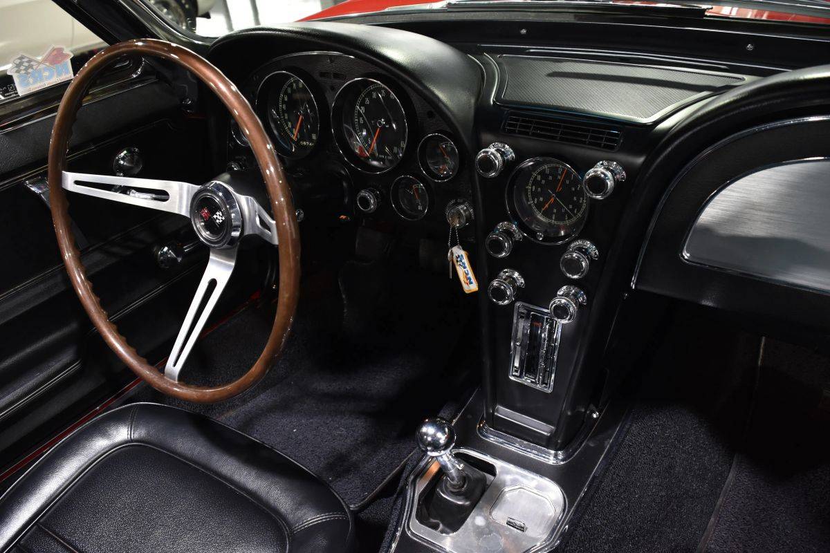 Chevrolet-corvette-1967-red-21