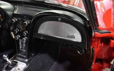 Chevrolet-corvette-1967-red-22