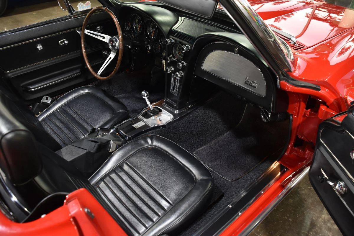 Chevrolet-corvette-1967-red-8