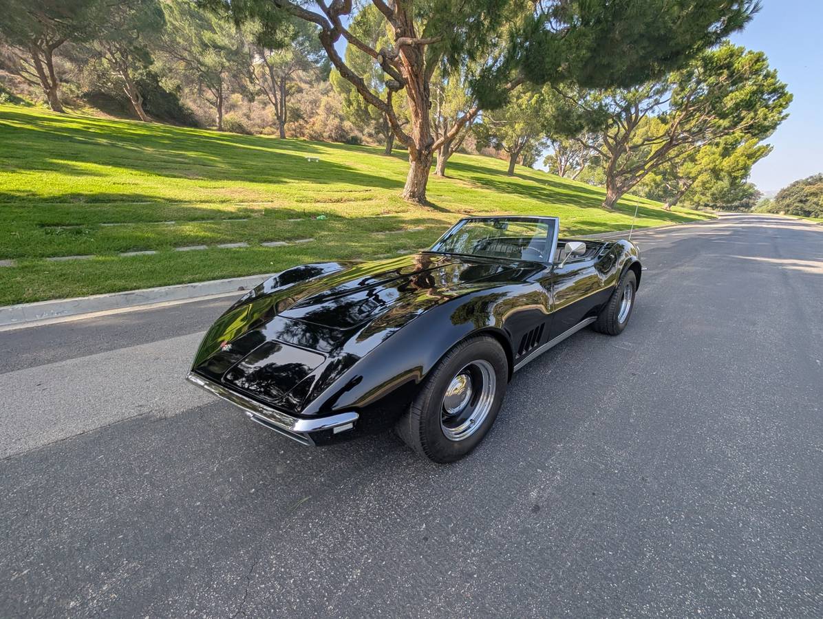 Chevrolet-corvette-1968-black-12
