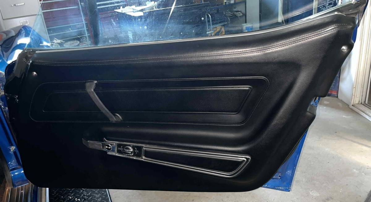 Chevrolet-corvette-1971-blue-10