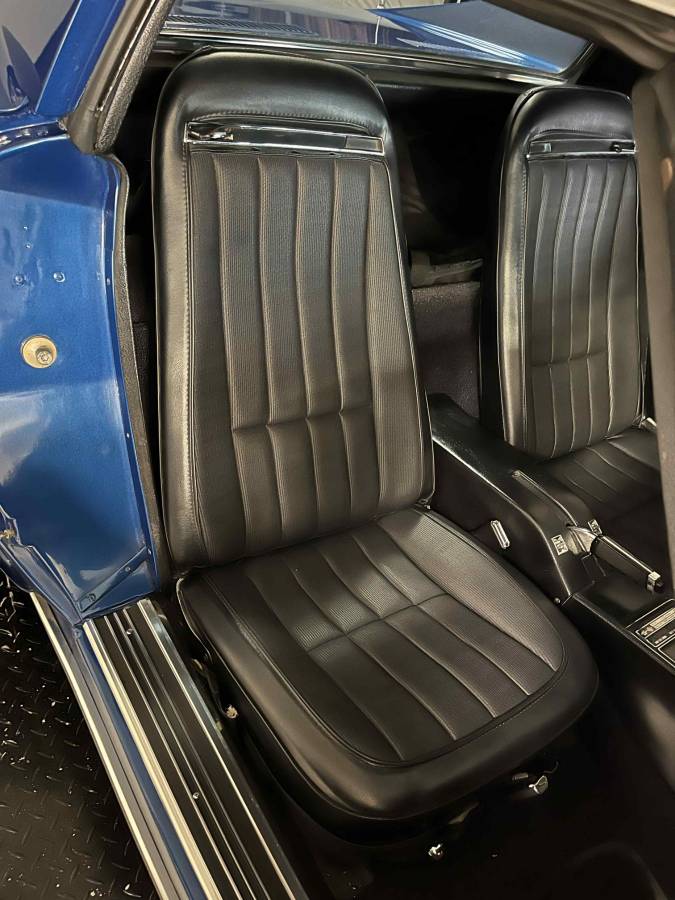 Chevrolet-corvette-1971-blue-11