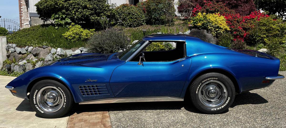 Chevrolet-corvette-1971-blue-3