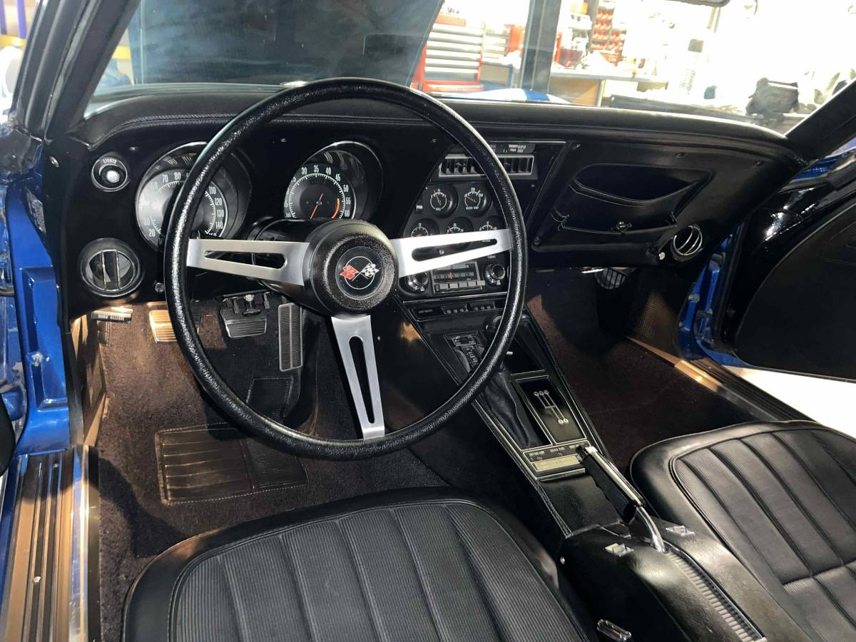 Chevrolet-corvette-1971-blue-5