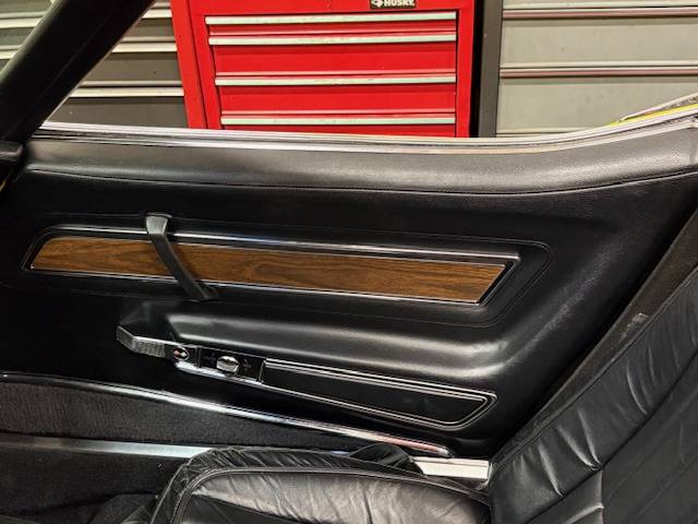 Chevrolet-corvette-1971-yellow-5