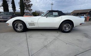 Chevrolet-corvette-1972-white-1