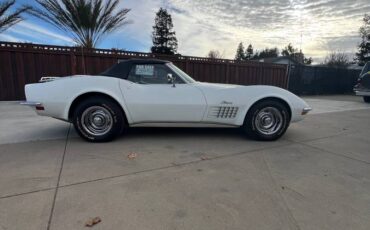 Chevrolet-corvette-1972-white-2