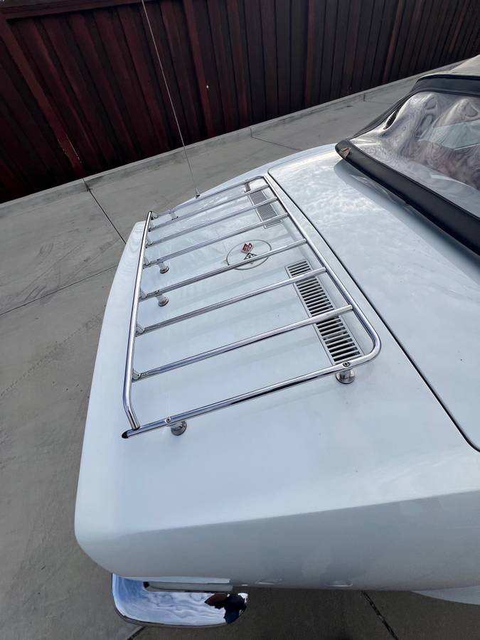 Chevrolet-corvette-1972-white-3