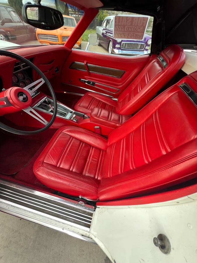 Chevrolet-corvette-1972-white-6