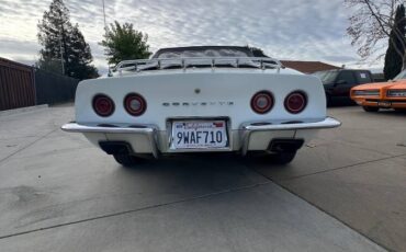 Chevrolet-corvette-1972-white-7