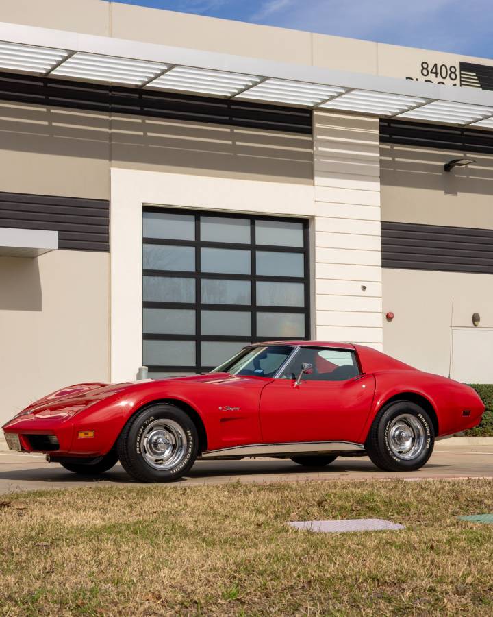 Chevrolet-corvette-1974-red-13