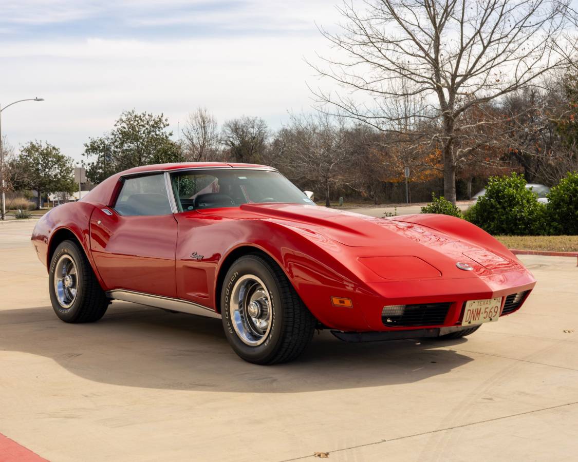 Chevrolet-corvette-1974-red-2