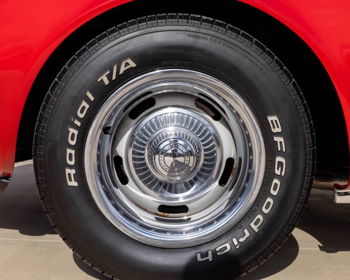 Chevrolet-corvette-1974-red-7