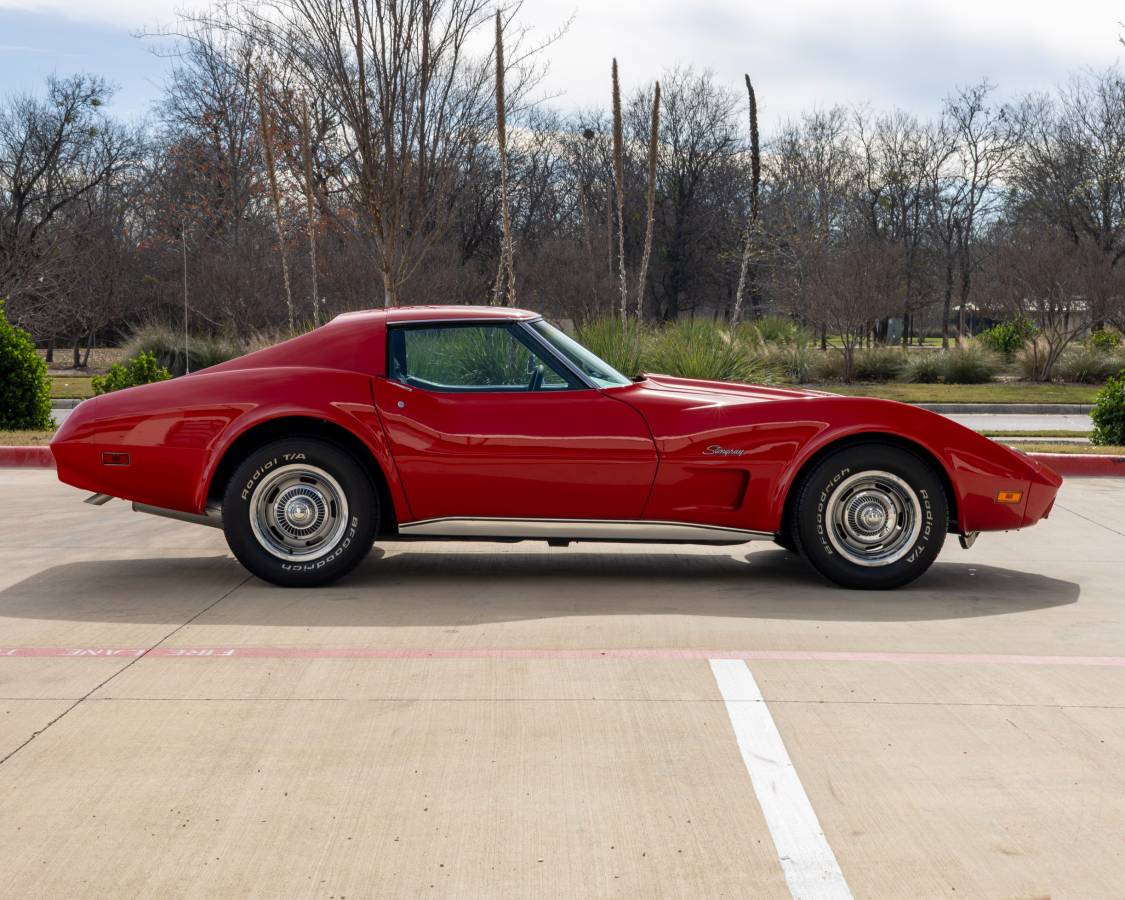Chevrolet-corvette-1974-red-8
