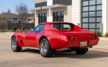 Chevrolet-corvette-1974-red