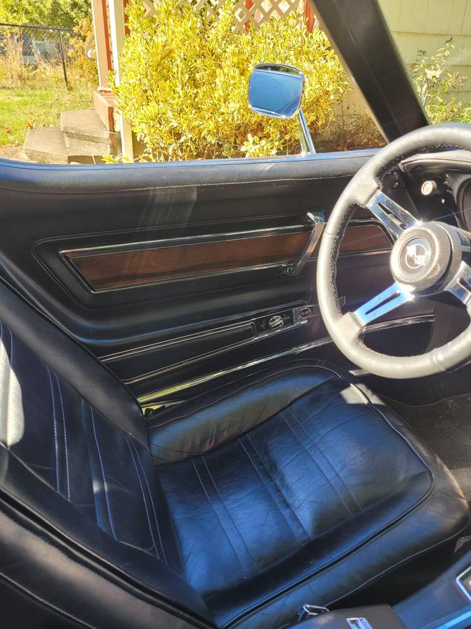 Chevrolet-corvette-1975-16